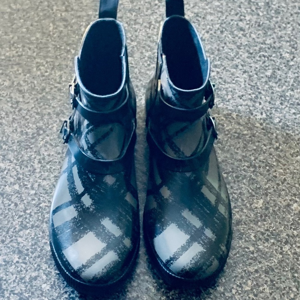 Rain booties! - Picture 3 of 6